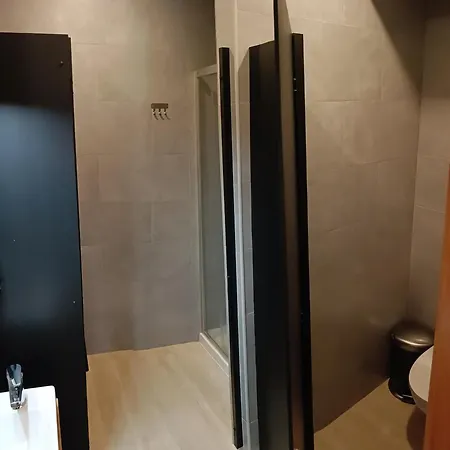 Albergue Santa Alegria *